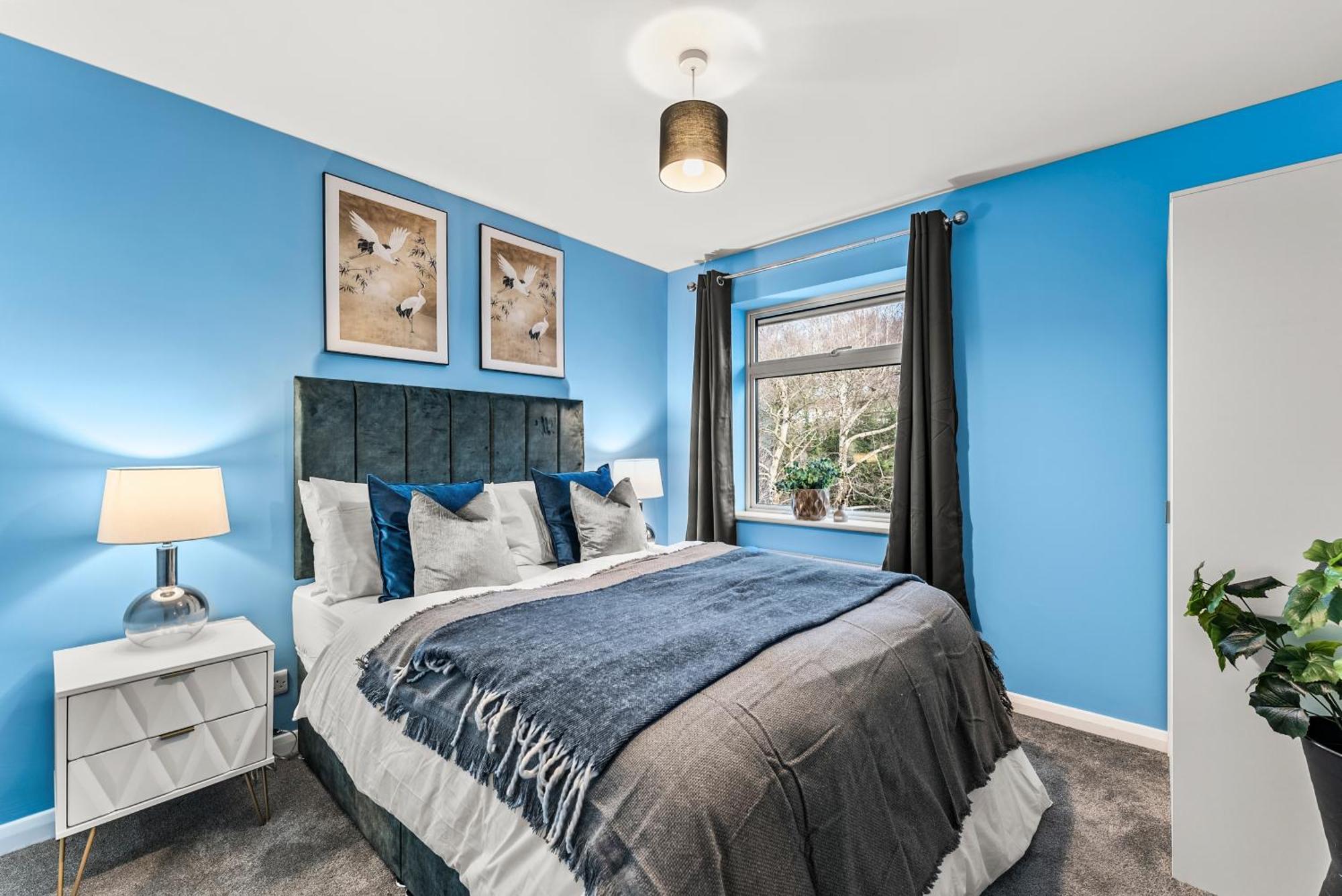 Elegant Retreat In Cheltenham - Garden & Parking Included Exterior photo
