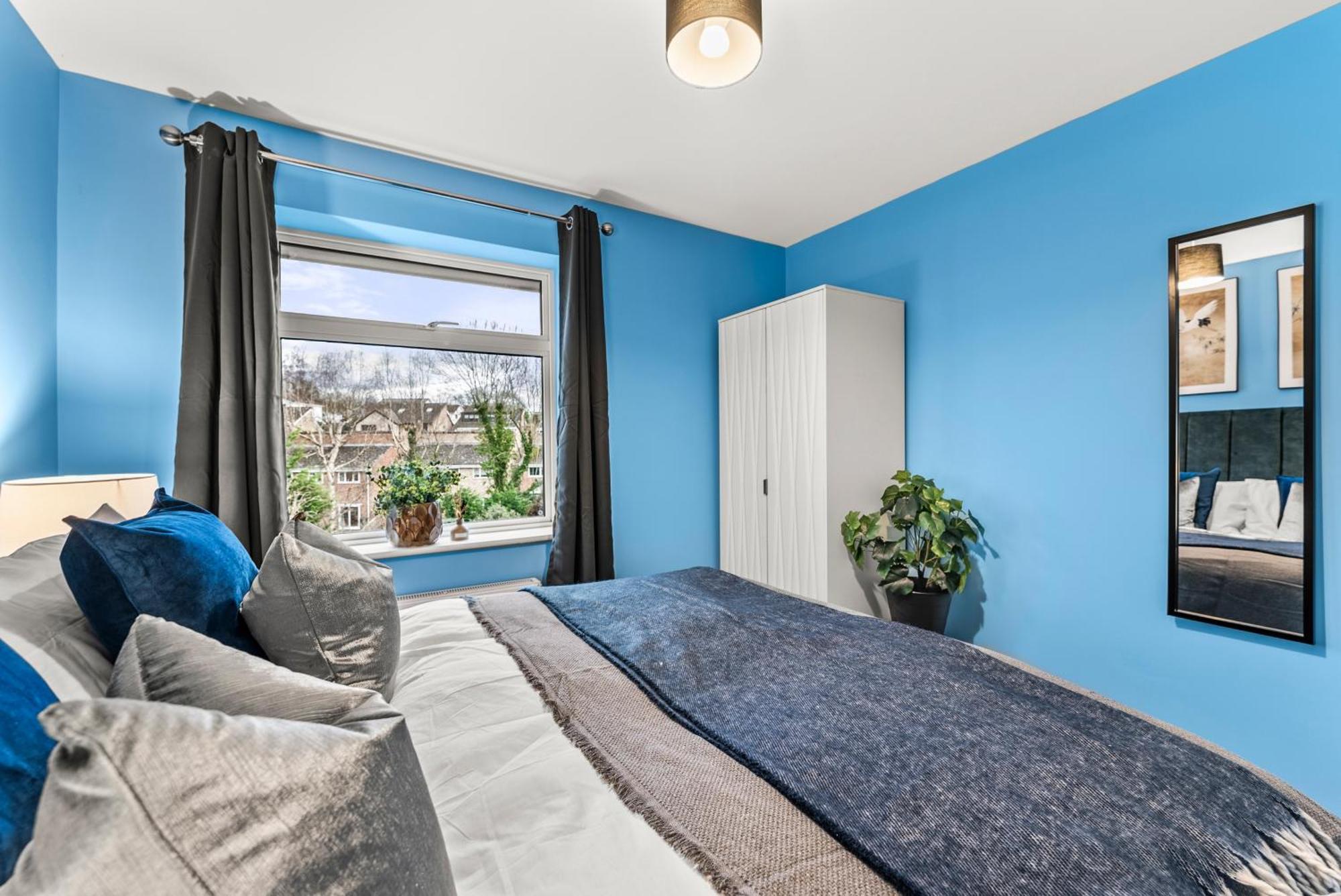 Elegant Retreat In Cheltenham - Garden & Parking Included Exterior photo